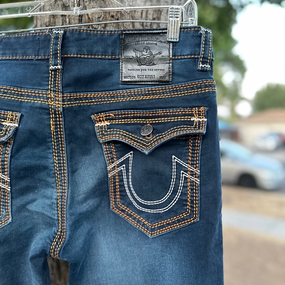 True Religion Designers Men's Dark Blue Relaxed Jeans Button Flap Backpockets